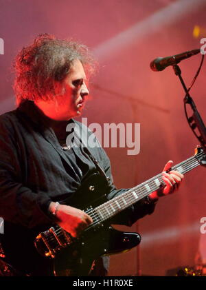 Bestival, Newport, Isle of Wight, 10. September 2016, UK, Robert Smith mit The Cure auf der Bühne Bestival durchführen Stockfoto