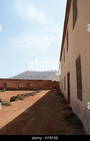 Fuerteventura: Innenhof der Casa de los Coroneles (Haus des Colonels, Colonel's House) im 18. Jahrhundert in dem Ort La Oliva gebaut Stockfoto