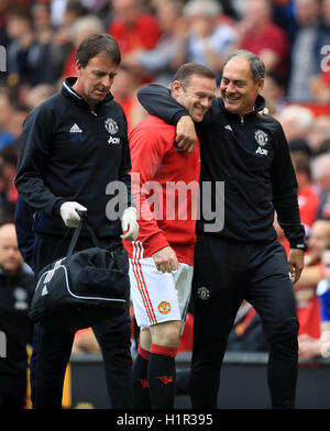 Manchester Uniteds Wayne Rooney geht Weg zur Halbzeit in der Premier-League-Spiel im Old Trafford, Manchester. Stockfoto