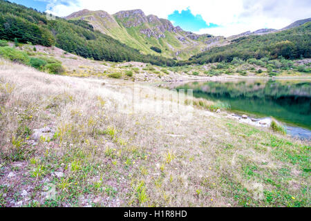 Blick auf "die hundert Seen Park" in den Bergen von Parma, Italien Stockfoto