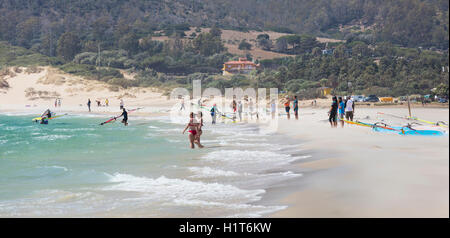 Tarifa, Costa De La Luz, Provinz Cadiz, Andalusien, Südspanien.  Strand-Szene im Punta Paloma Stockfoto