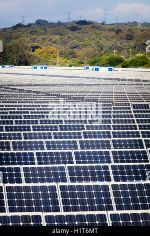 Solar Energy Center in der Nähe von Guadarranque, San Roque, Provinz Cadiz, Spanien. Stockfoto