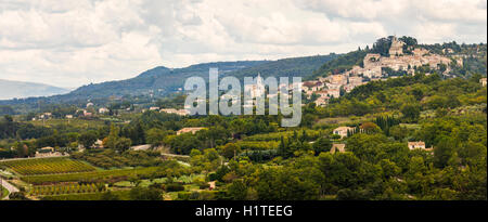 Hilltop Village Bonnieux, Luberon, Provence, Frankreich Stockfoto