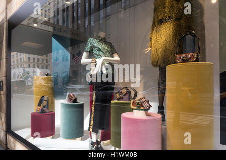 Burberry Store-Fenster, East 57th Street, NYC Stockfoto