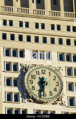 Nahaufnahme Detail der vorgestellten Fassade eine moderne Clock Tower in der Nähe von Flatiron Building in Manhattan, New York City, NY, USA Stockfoto