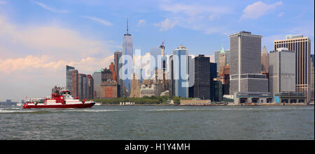 FDNY fire Boot Drei 40 Drei in New York Harbor, NY Stockfoto