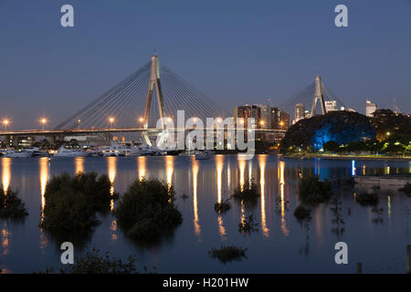 Reflexionen über Black Wattle Bucht des Anzac bridge Pyrmont Sydney New South Wales Australien Stockfoto