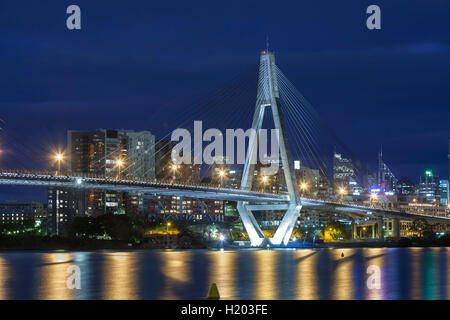 Sonnenuntergang auf dem ANZAC Bridge Pyrmont Sydney New South Wales Australien Stockfoto