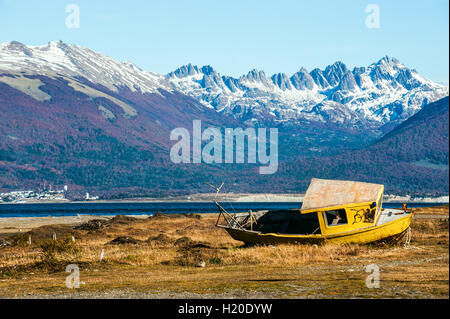 Herbst in Patagonien. Tierra Del Fuego, Beagle-Kanal und chilenische Territorium, Blick von der Argentinien-Seite Stockfoto