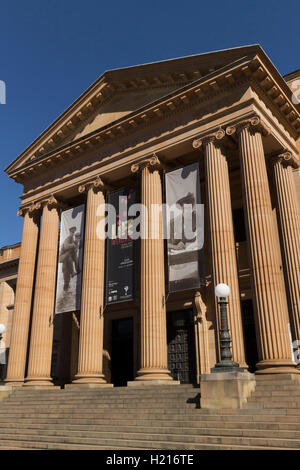 Vor dem Eingang Portikus in der Art Gallery von New South Wales Sydney Australia Stockfoto