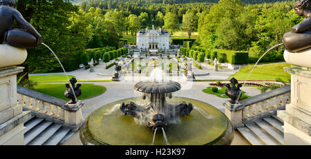 Brunnen, Schloss Linderhof, Südfassade, Ettal, Unterammergau, Bayern, Deutschland Stockfoto