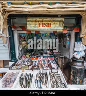 Fisch stehen, Seefisch, Mercado de Bolhão, Porto, Portugal Stockfoto