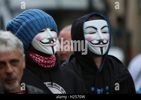 Newcaslte nach Tyne, UK. 24. Sep, 2016. Samstag 24. September 2016. Anonyme Masken getragen meine einige Mitglieder von Newcastle vereinigt. Bildnachweis: Dan Cooke/Alamy Live-Nachrichten Stockfoto