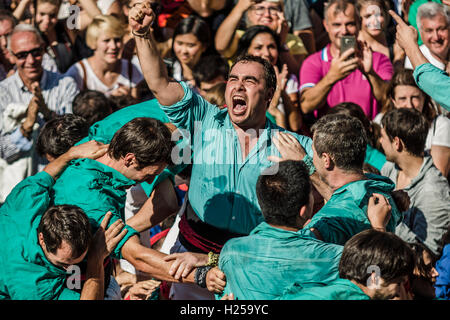 Barcelona, Spanien. 24. September 2016: "Castellers De La Sagrada Familia" feiern ihre menschlichen Türme in Barcelona Stadturlaub "La Merce" Credit: Matthi/Alamy Live-Nachrichten Stockfoto