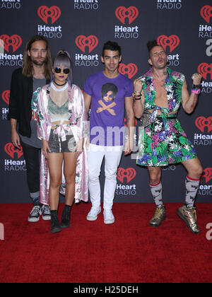 Las Vegas, NV, USA. 24. Sep, 2016.  DNCE. 2016 iHeart Music Festival Foto Funkraum bei T-Mobile Arena, Tag2. Bildnachweis: MJT/AdMedia Credit: Mjt/AdMedia/ZUMA Draht/Alamy Live-Nachrichten Stockfoto