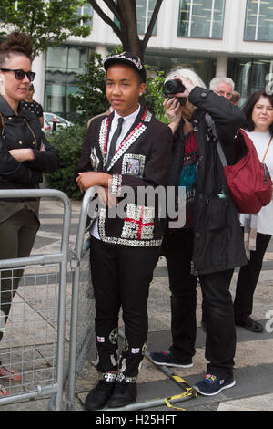 London, UK. 25. September 2016. Pearly Kings und Queens feiern Ernte-Herbstfest an der Londoner Guildhall eine gemeinnützige Tradition der Arbeiterkultur in London Credit: Amer Ghazzal/Alamy Live-Nachrichten Stockfoto