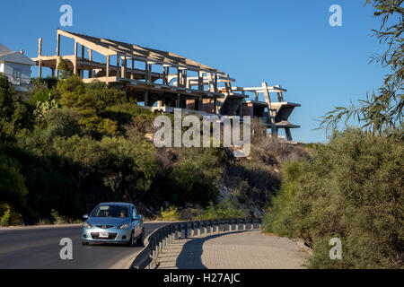 Aufgegeben von halbfertigen Hotelbauten am Strand von Bogaz in Nordzypern Stockfoto