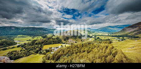 Panoramablick auf herbstliche Tal in Kenswick, Lake District UK Stockfoto