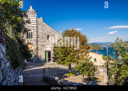 Portovenere mit der Kirche San Lorenzo, La Spezia Provinz, Ligurien, Italien Stockfoto