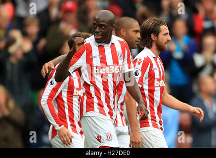 Stoke City Joe Allen (rechts) feiert erzielte sein erste Tor von Seiten des Spiels während des Premier-League-Spiels auf der Bet365-Stadion, Stoke-on-Trent. Stockfoto