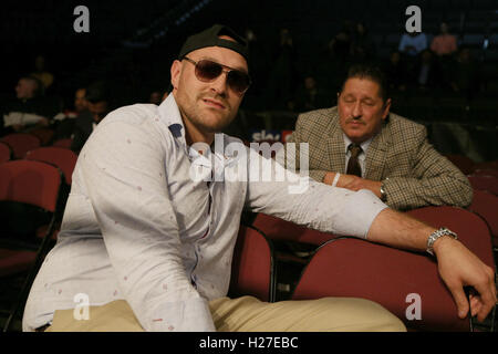 Tyson Fury Uhren die Aktion in Manchester Arena. Stockfoto