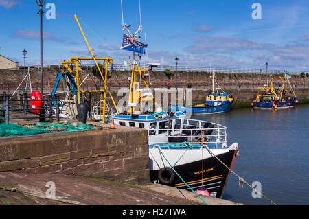 Ein Trawler unter BREXIT Flagge zur Unterstützung der UK Ausstieg aus EU, Elizabeth Dock, Maryport, Cumbria, England Stockfoto