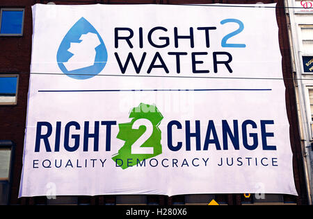 Riesige Right 2 Water anmelden vereinen Gewerkschaft Büros am Abbey Street Dublin Irland 2016 Stockfoto