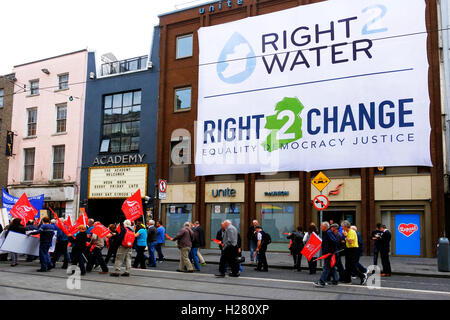 Wasser kostenlos Demonstranten versammeln außerhalb Gewerkschaft Unite Büros in Abbey Street Dublin Irland Stockfoto