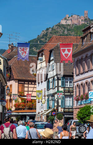 Mittagsmenue Weinstraße Dorf, Elsass, Frankreich Stockfoto