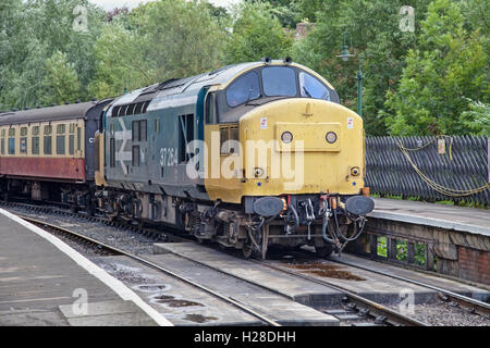 British Rail Class 37 Lok 37264 Ankunft am Bahnhof von Pickering Stockfoto