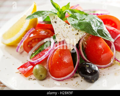 Creek-Salat mit Feta-Käse Stockfoto