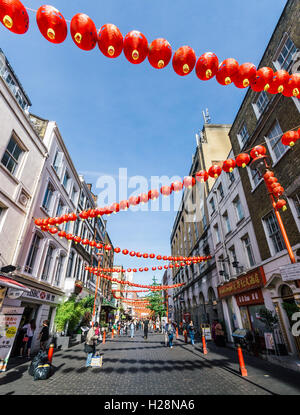 China Town ist von chinesischen Laternen während Chinese New Year in London eingerichtet. Stockfoto