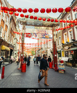 China Town ist von chinesischen Laternen während Chinese New Year in London eingerichtet. Stockfoto