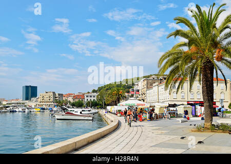 Split Promenade, Riva ist eine beliebte Strandpromenade in Split, die zweitgrößte Stadt Kroatiens Stockfoto