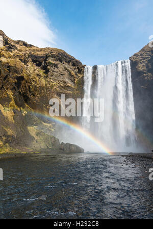 Skógafoss Wasserfalls, Regenbogen, Skogar, Region Süd, Island Stockfoto