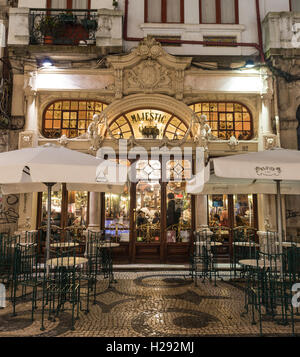 Majestic Café in der Nacht, Ende der Belle Époque, Porto, Portugal Stockfoto