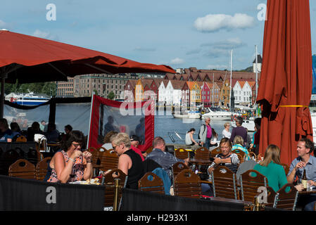 Bergen, Norwegens zweitgrößte Stadt. Bryggen (The Wharf), historische Hafengebiet aus dem 12. Jahrhundert. Stockfoto