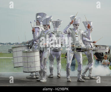 Funken an Trommeln bis in das Air Festival Baiter Park, Poole Dorset UK Stockfoto