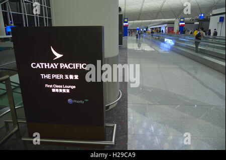 The Pier - First Class Lounge Cathay Pacific im Chek Lap Kok (HKG), Hongkong CN Stockfoto