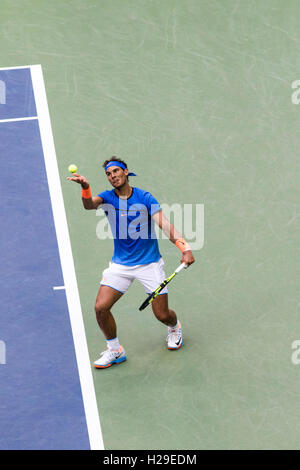 Rafael Nadal (ESP) im Wettbewerb bei den US Open 2016 Stockfoto