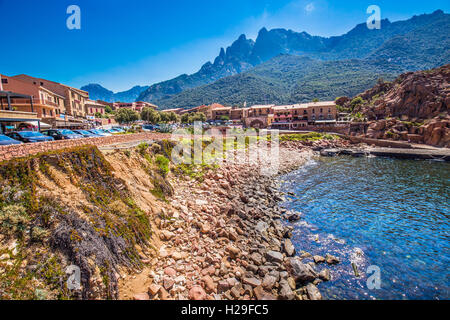 PORTO, Korsika - 26. August 2016 - Stadt Zentrum von Porto Altstadt, nahe Piana, Korsika, Frankreich, Europa. Stockfoto