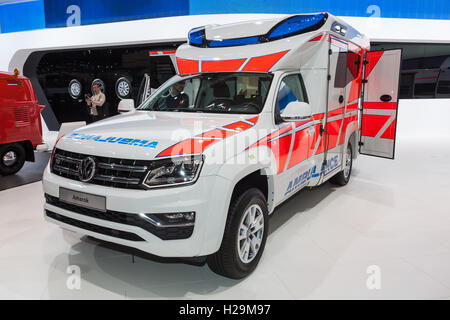 Neue Volkswagen Amarok Krankenwagen Stockfoto