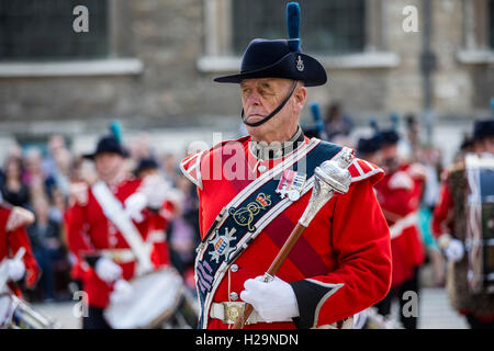 London, UK. 25. September 2016. Pearly Kings und Queens Erntedankfest am Guildhall-Yard, London, England. Bildnachweis: ein Bild Fotografie/Alamy Live News Stockfoto