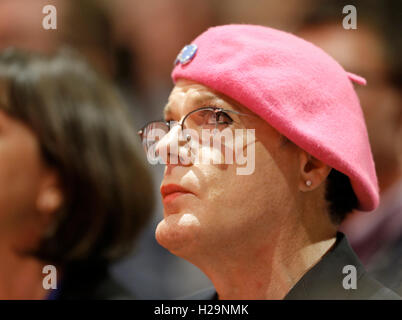 Liverpool, Vereinigtes Königreich. 25. September 2016.  Ed Izzard Actor Labour Party Conference 2016 der Acc Liverpool, Liverpool, England 25. September 2016 besucht die Labour Party Konferenz 2016 um den Acc Liverpool, Liverpool, England © Allstar Bibliothek/Alamy Live News Bildnachweis: Allstar Bild Bibliothek/Alamy Live-Nachrichten Stockfoto