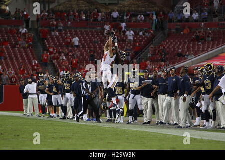 Tampa, Florida, USA. 25. September 2016. WILL VRAGOVIC | Times.of das Spiel im Raymond James Stadium auf Montag, 26. September 2016. Die Los Angeles Rams schlagen die Tampa Bay Buccaneers 37-32. © Willen Vragovic/Tampa Bay Times / ZUMA Draht/Alamy Live News Stockfoto