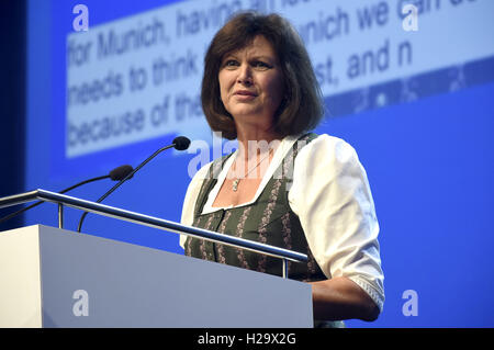 München, Deutschland. 25. September 2016. Ilse Aigner besucht Gründer-Festival "Bits und Brez ' n" 2016 im ICM International Congress Center am 25. September 2016 in München. | Verwendung Weltweit/Picture Alliance Credit: Dpa/Alamy Live-Nachrichten Stockfoto