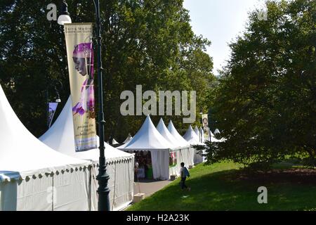 Turin, Piemont, Italien. 25. September 2016. Terra Madre Salone del Gusto 2016. Dank Slow Food Köche, Wissenschaftler, Lebensmittelproduzenten, Studenten, Designer, Landwirte und Politiker zusammenarbeiten können gegenüber einem Ernährungssystem wo gibt es gute, saubere und faire Lebensmittel für alle. / Alamy Live News Bildnachweis: Marco Imazio/Alamy Live-Nachrichten Stockfoto