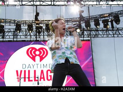 Der Elefant in die Teilnehmerliste für 2016 iHeartRadio Music Festival - Käfig SAß, T-Mobile Arena, Las Vegas, NV 24. September 2016. Foto von: James Atoa/Everett Collection Stockfoto