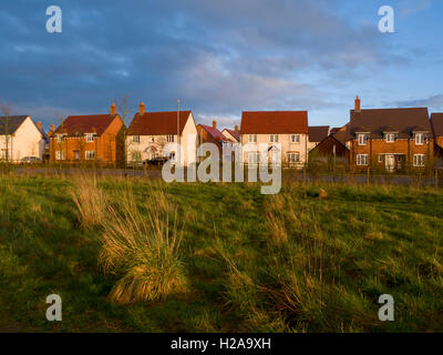 Europa, Großbritannien, England, Buckinghamshire, Haddenham Immobilien moderne Gehäuse Stockfoto