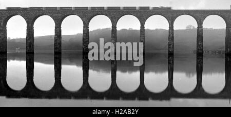 Foto zeigt Berwick am Tweed-Viadukt mit Zug Kreuzung c1896. Unveröffentlichte Bild durch George Alfred Haden - Haden beste (18 Stockfoto